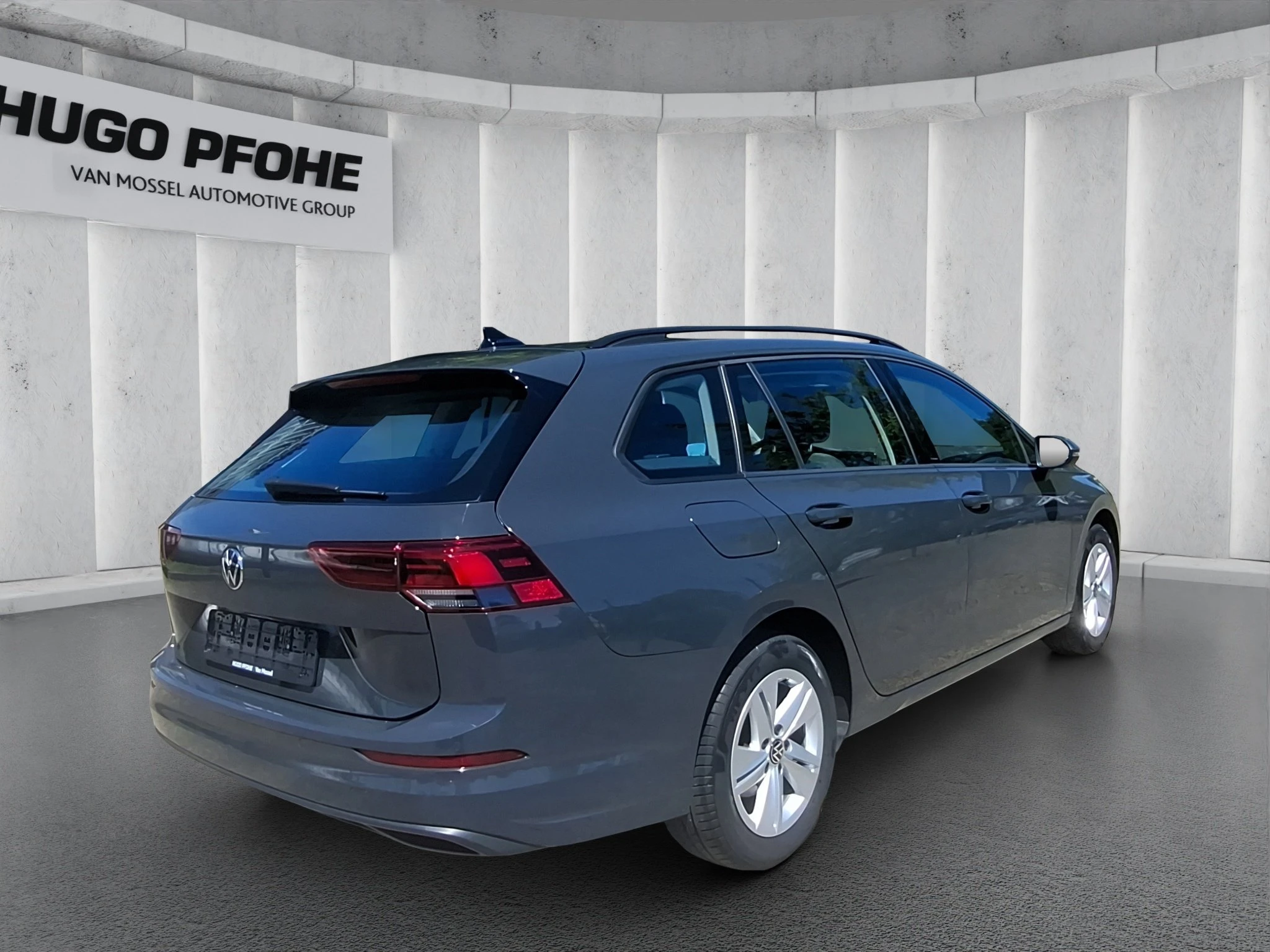 Volkswagen-Golf-image-4