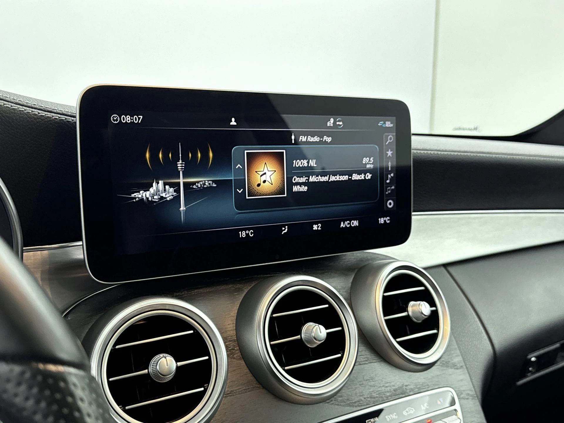 Mercedes-Benz-C-Klasse-image-22