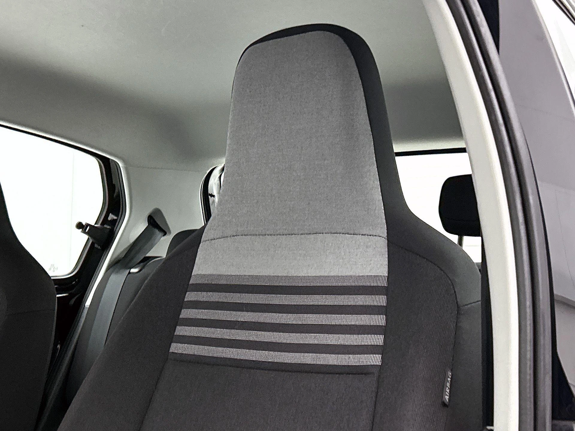 Volkswagen-up!-image-13
