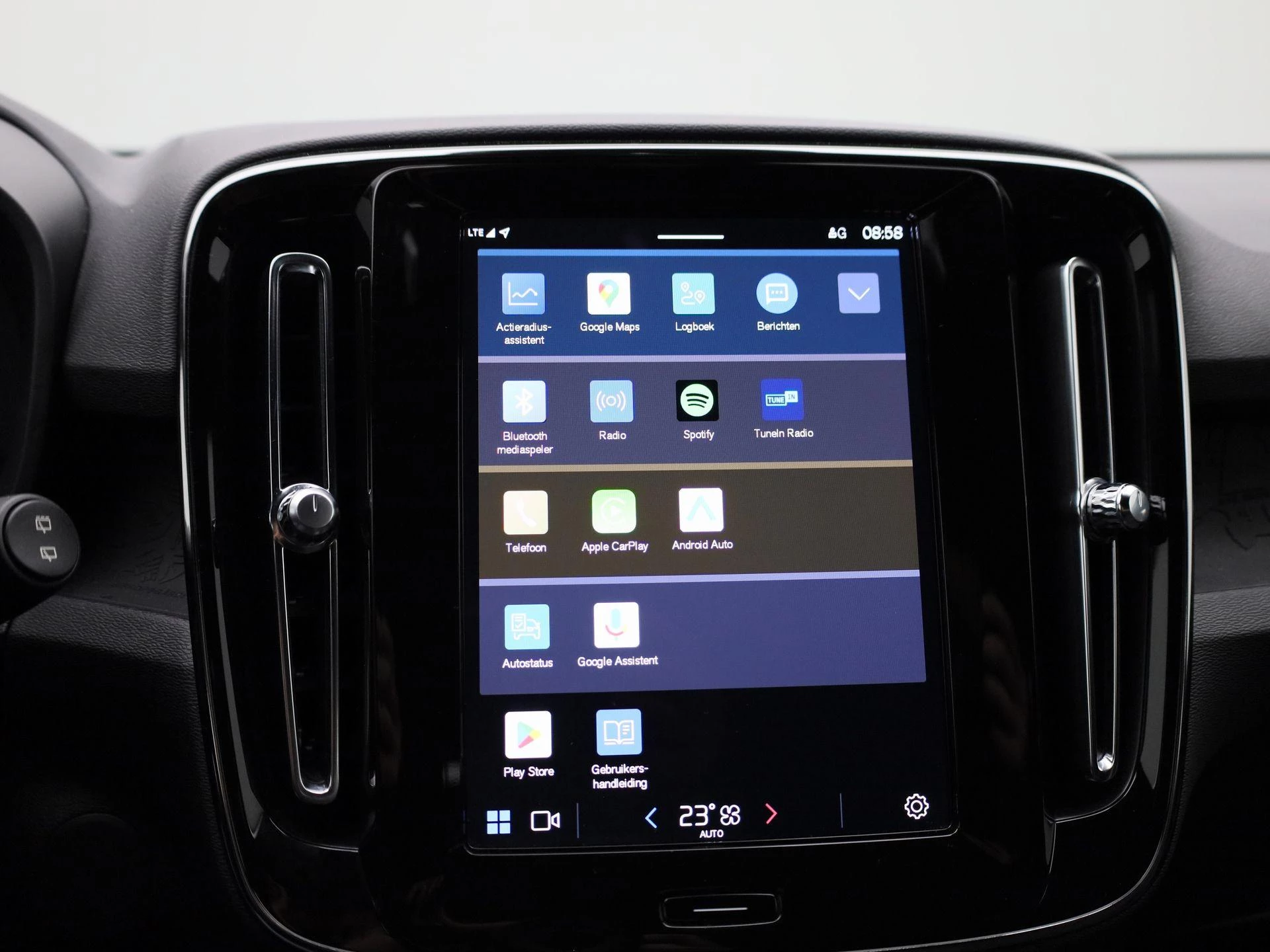 Volvo XC40 Recharge Core