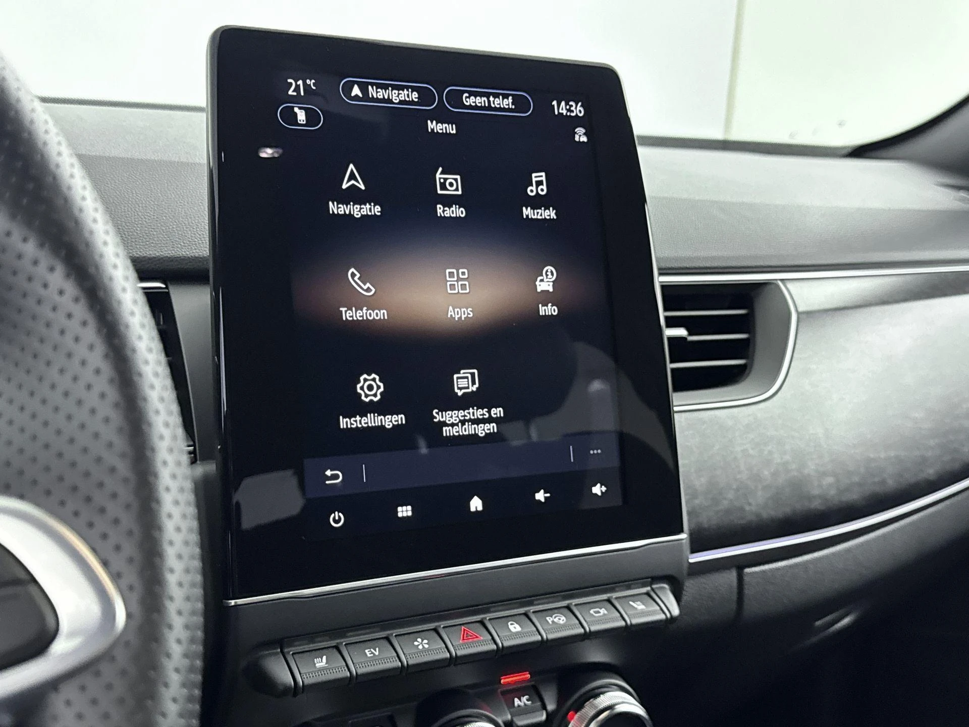 Renault-Arkana-image-13