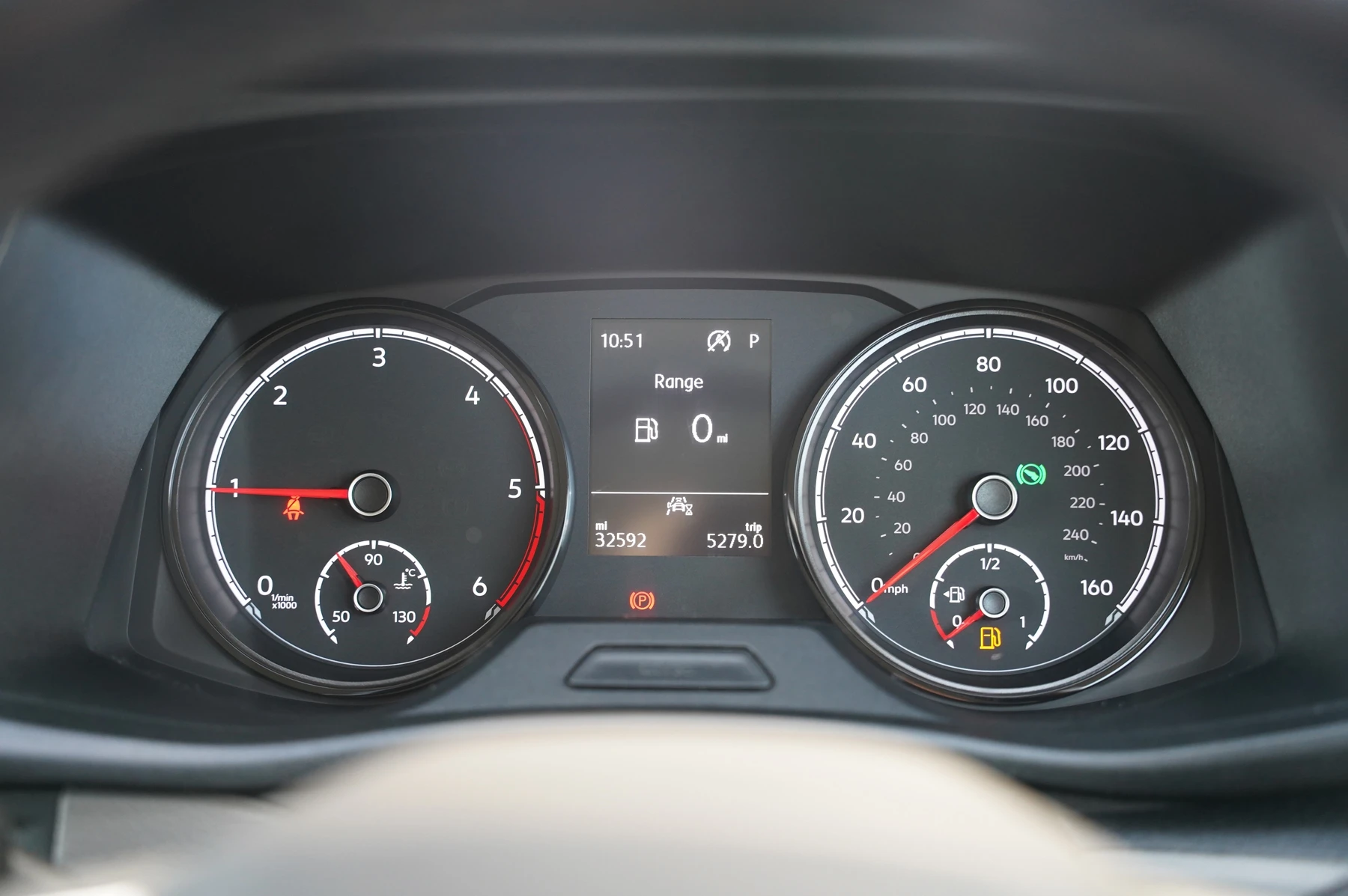 Volkswagen-Transporter-image-7