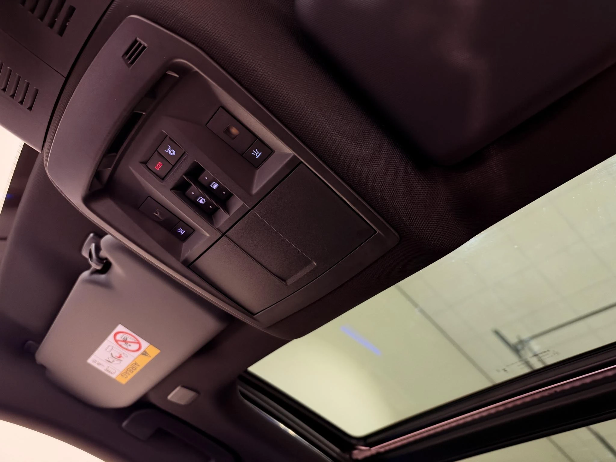 Peugeot-e-5008-image-25