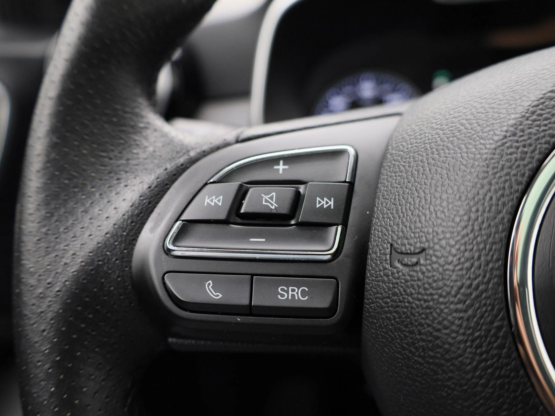 MG-ZS EV-image-19