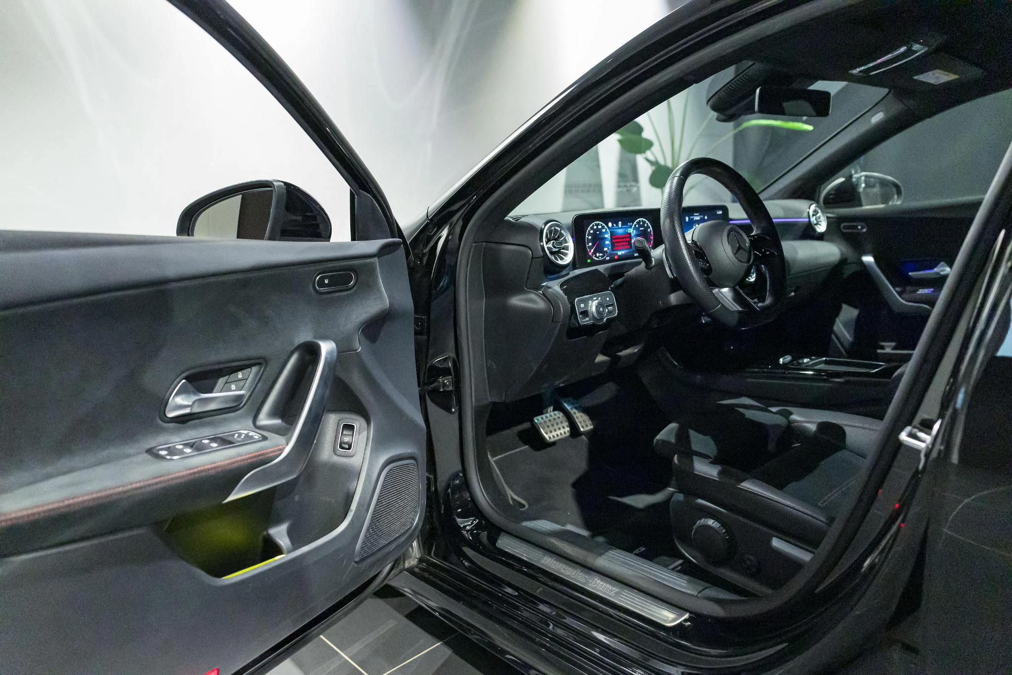 Mercedes-Benz-A-Klasse-image-22