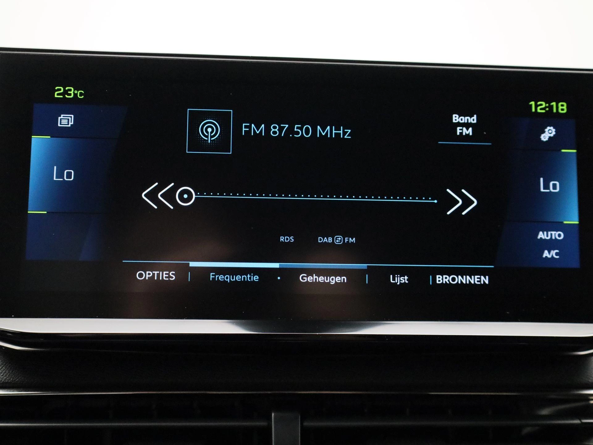 Peugeot 3008 1.6 HYBRID4 300 e-Auto8 GT