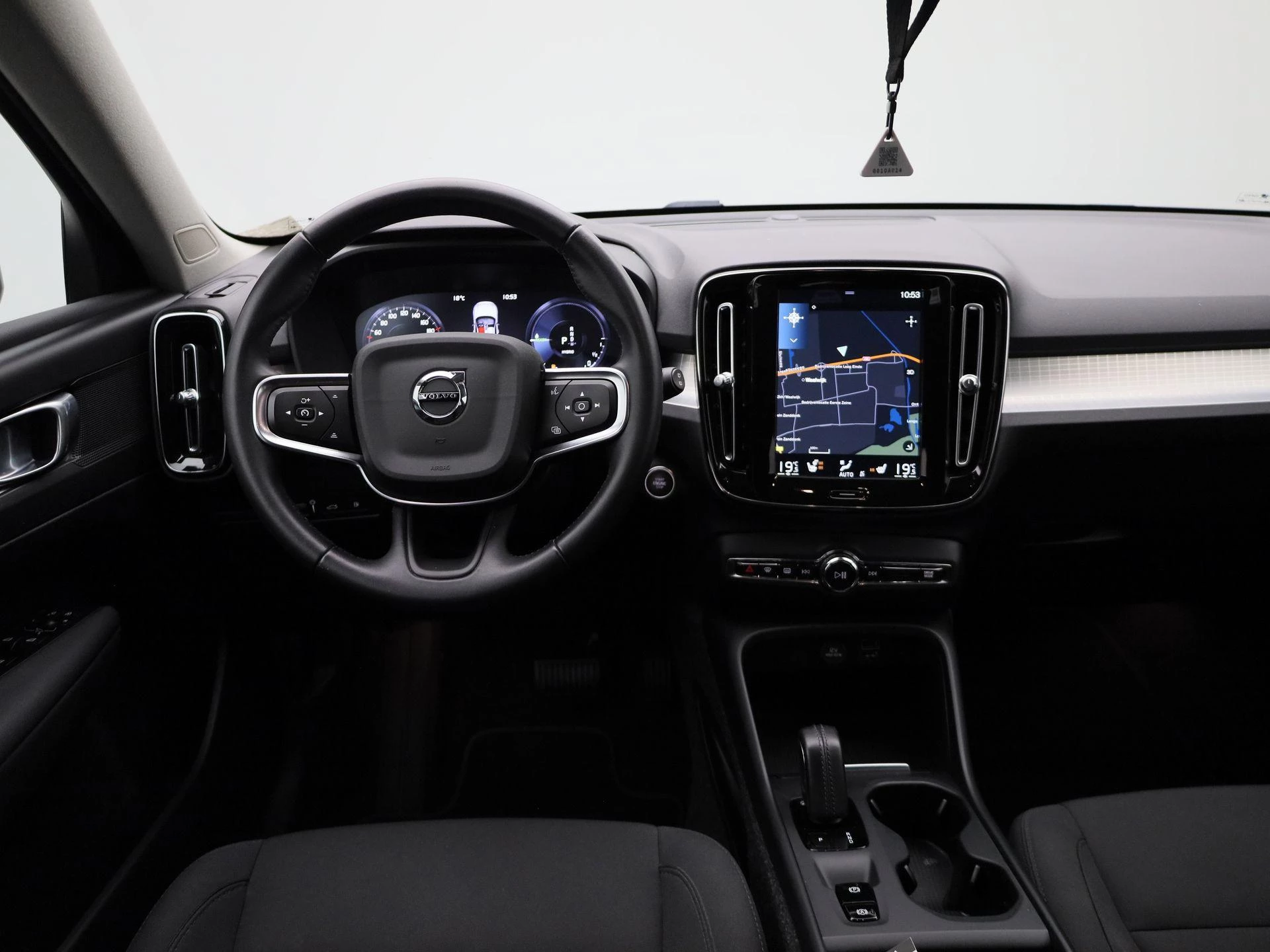 Volvo-XC40-image-7