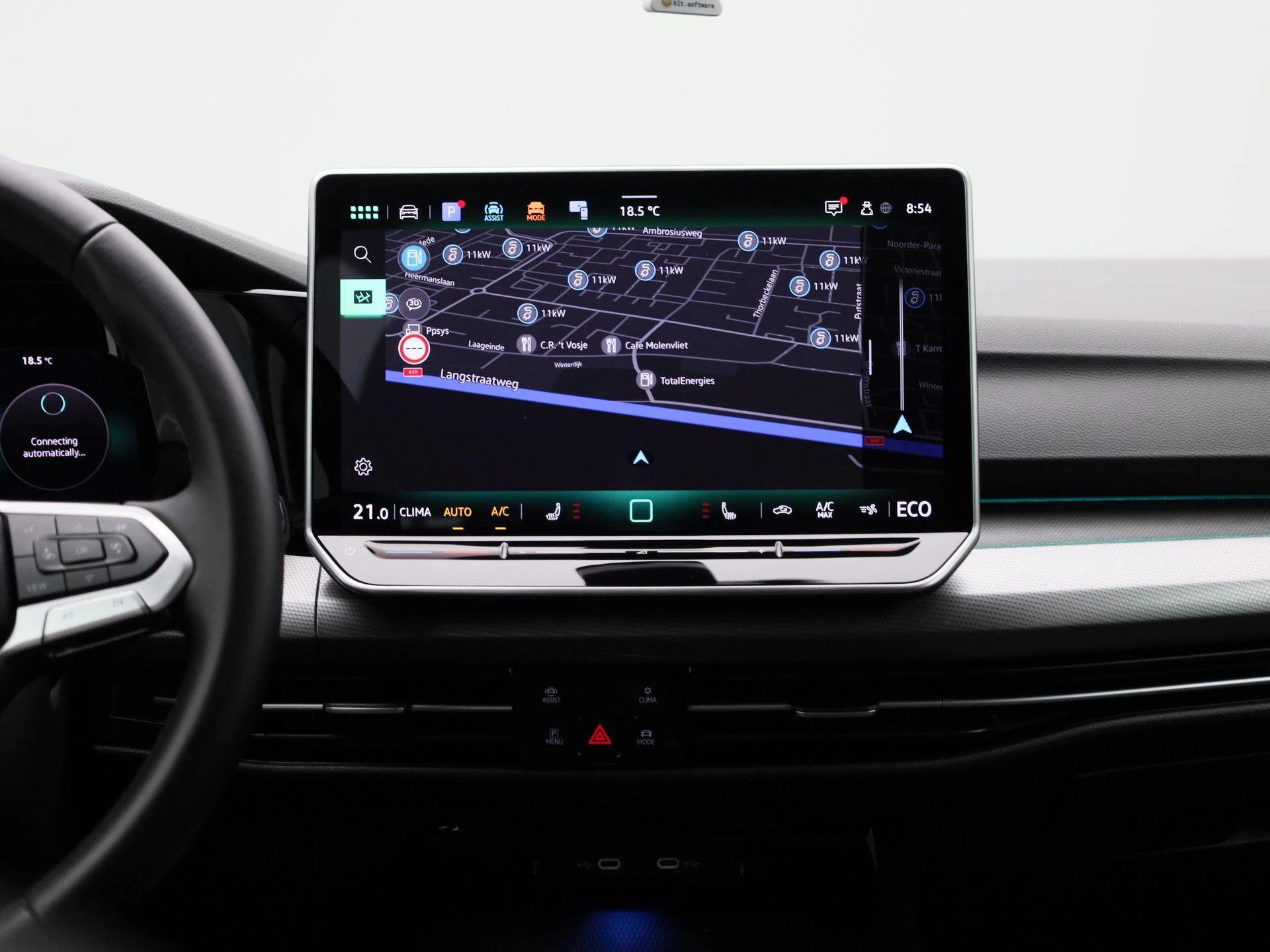 Volkswagen-Golf-image-8