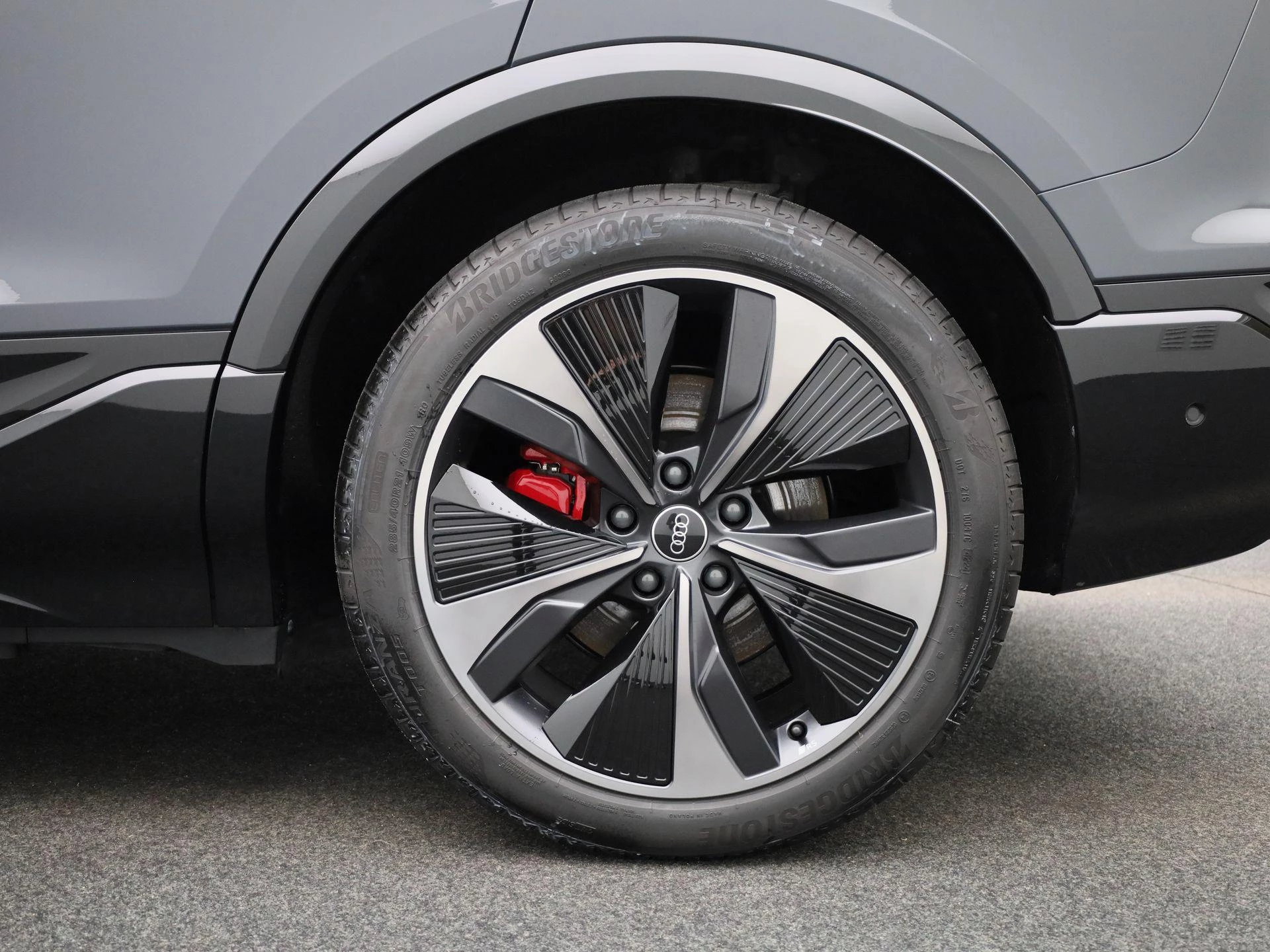 Audi-Q6 e-tron-image-12