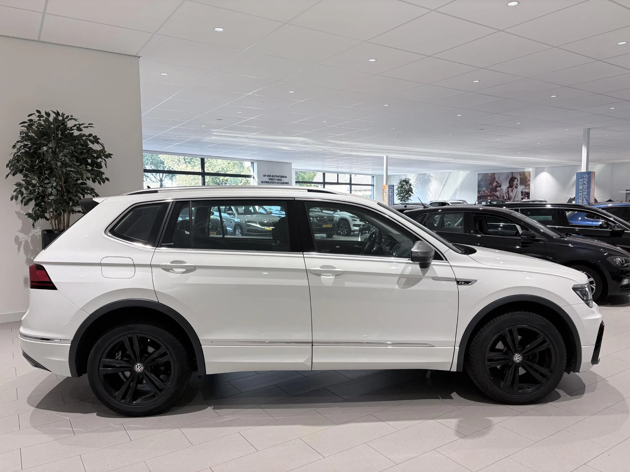 Volkswagen-Tiguan Allspace-image-6