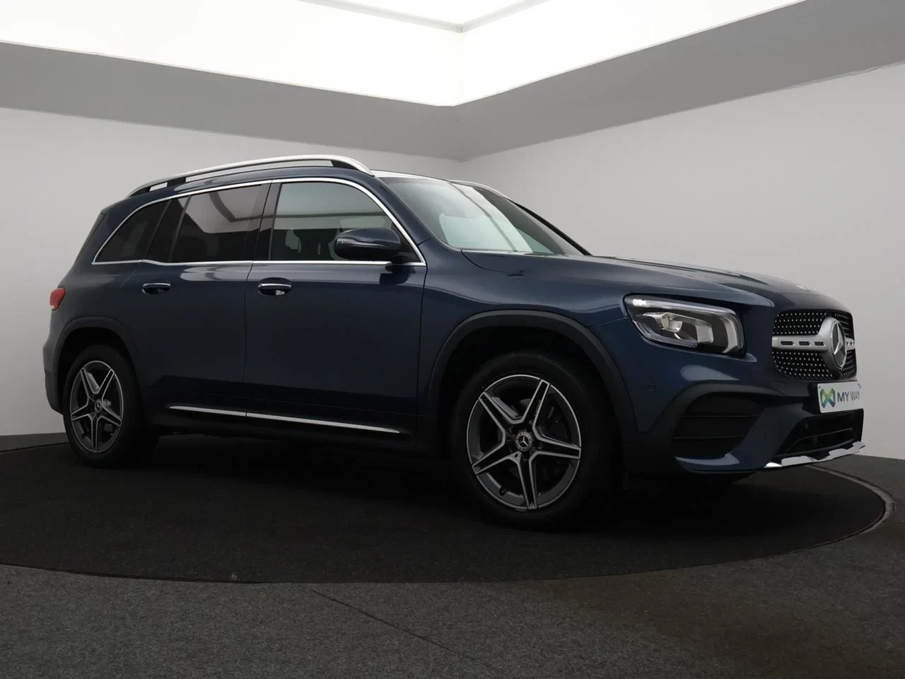Mercedes-Benz-GLB-image-23