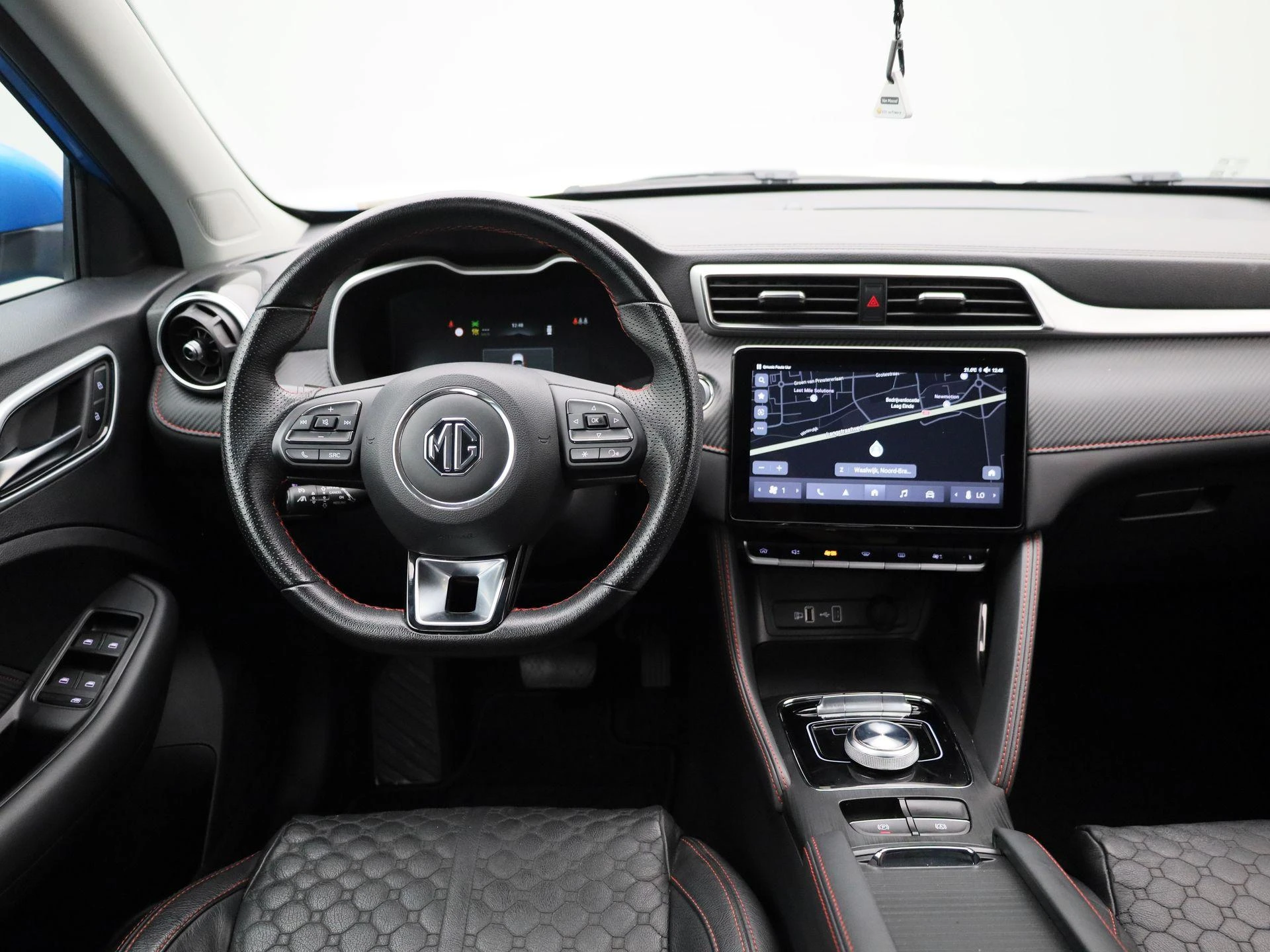 MG-ZS EV-image-6