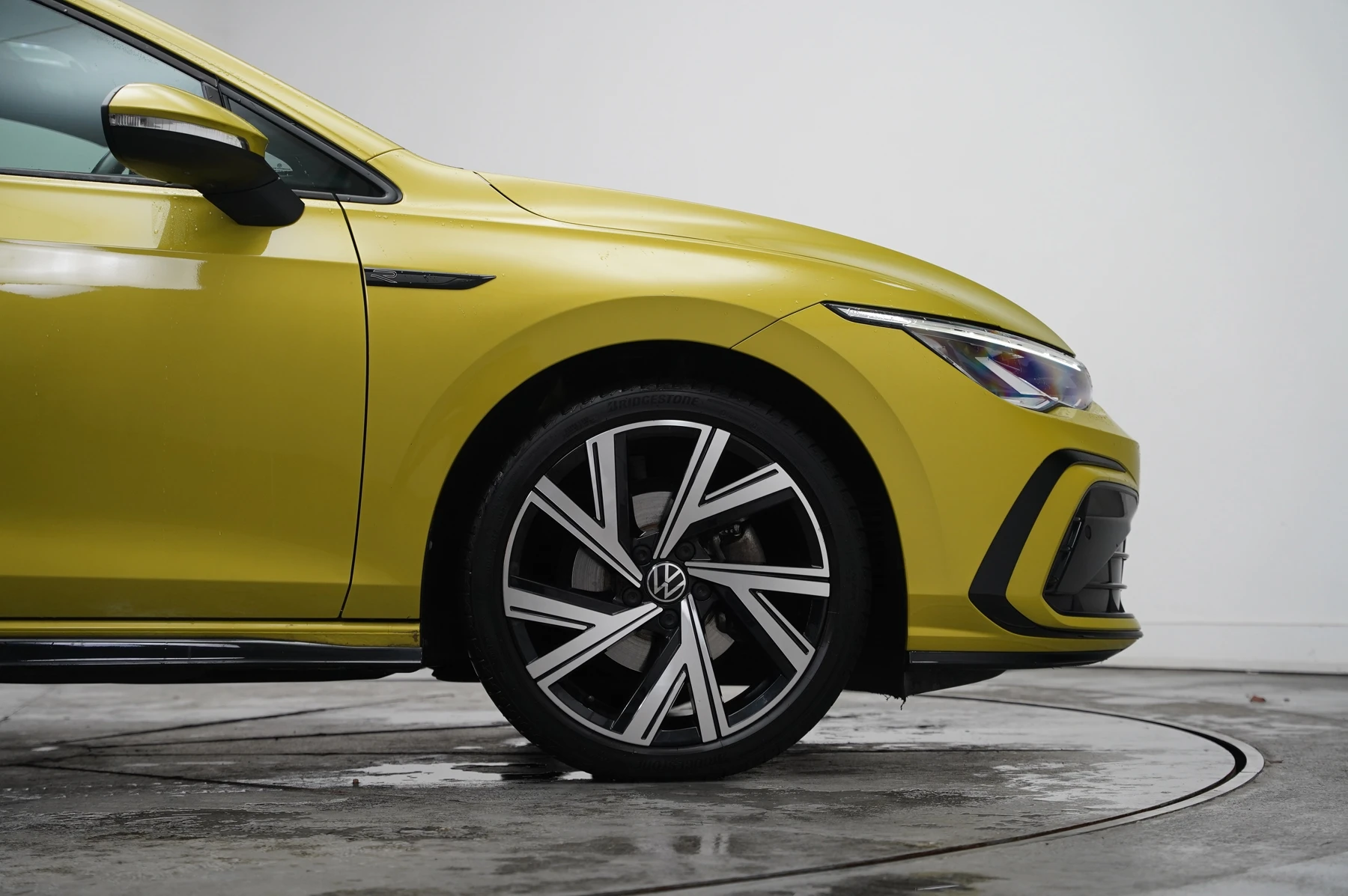 Volkswagen-Golf-image-35