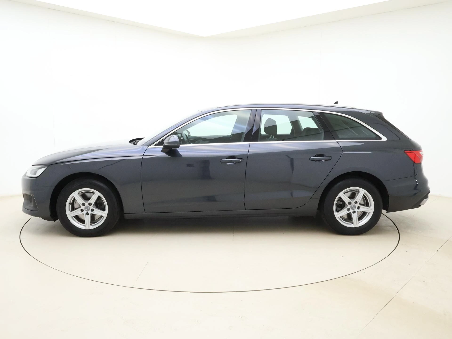 Audi-A4-image-1