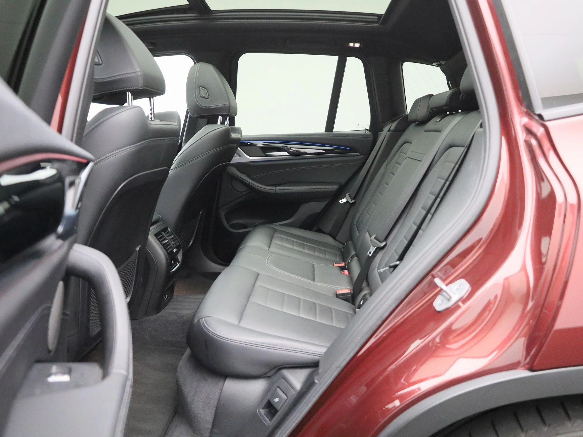 BMW-iX3-image-11