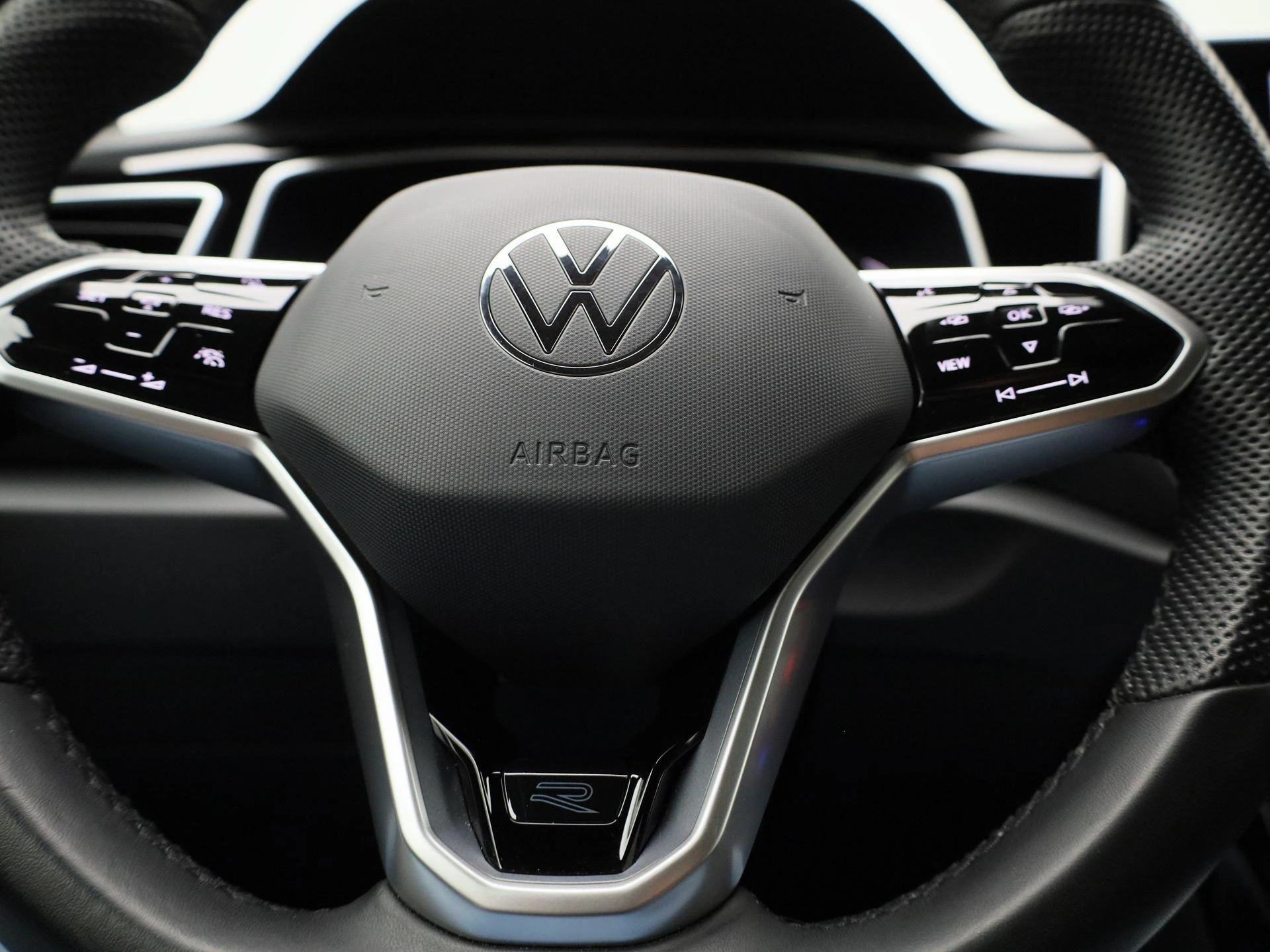 Volkswagen-T-Roc-image-24