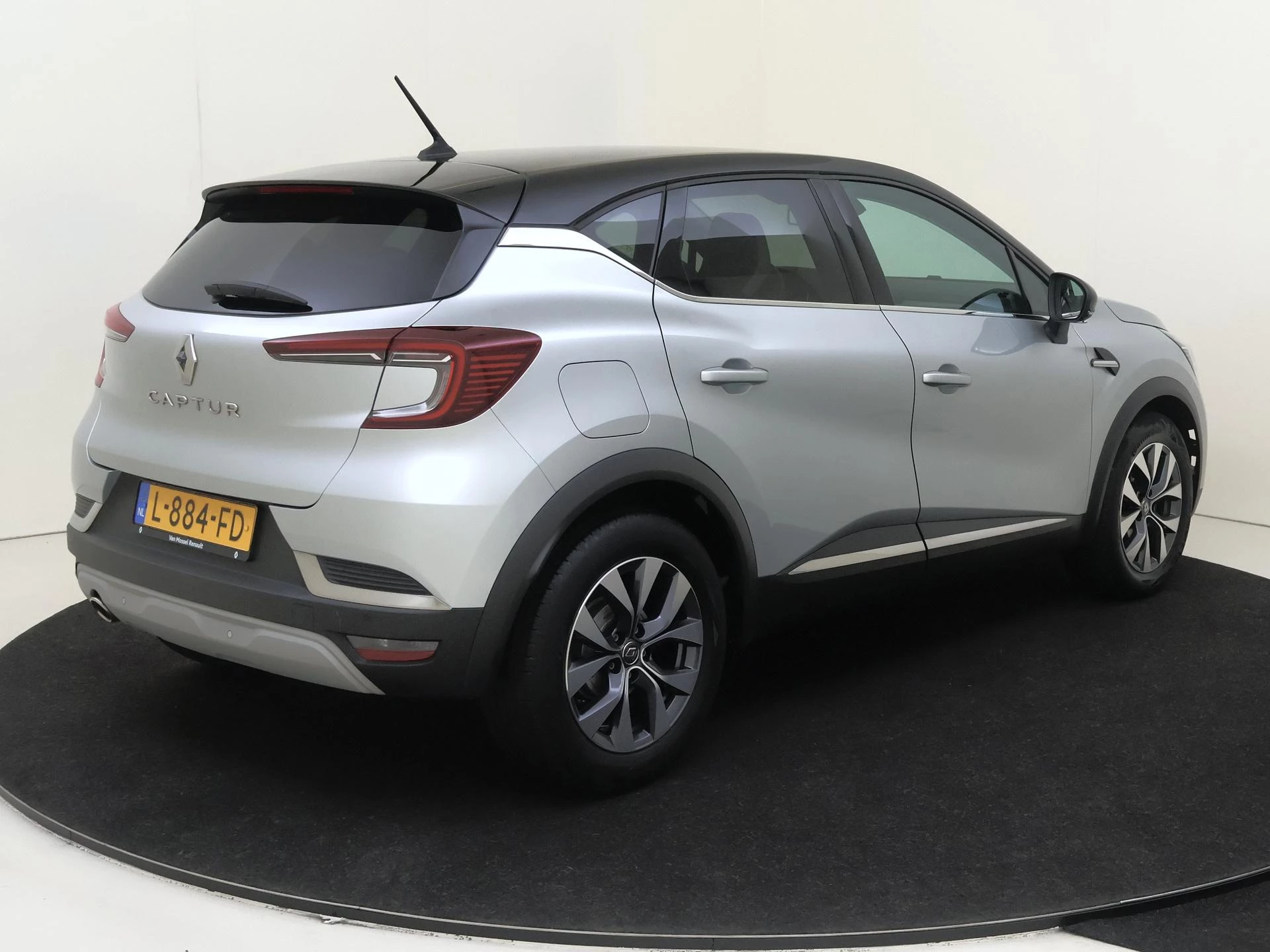 Renault-Captur-image-7