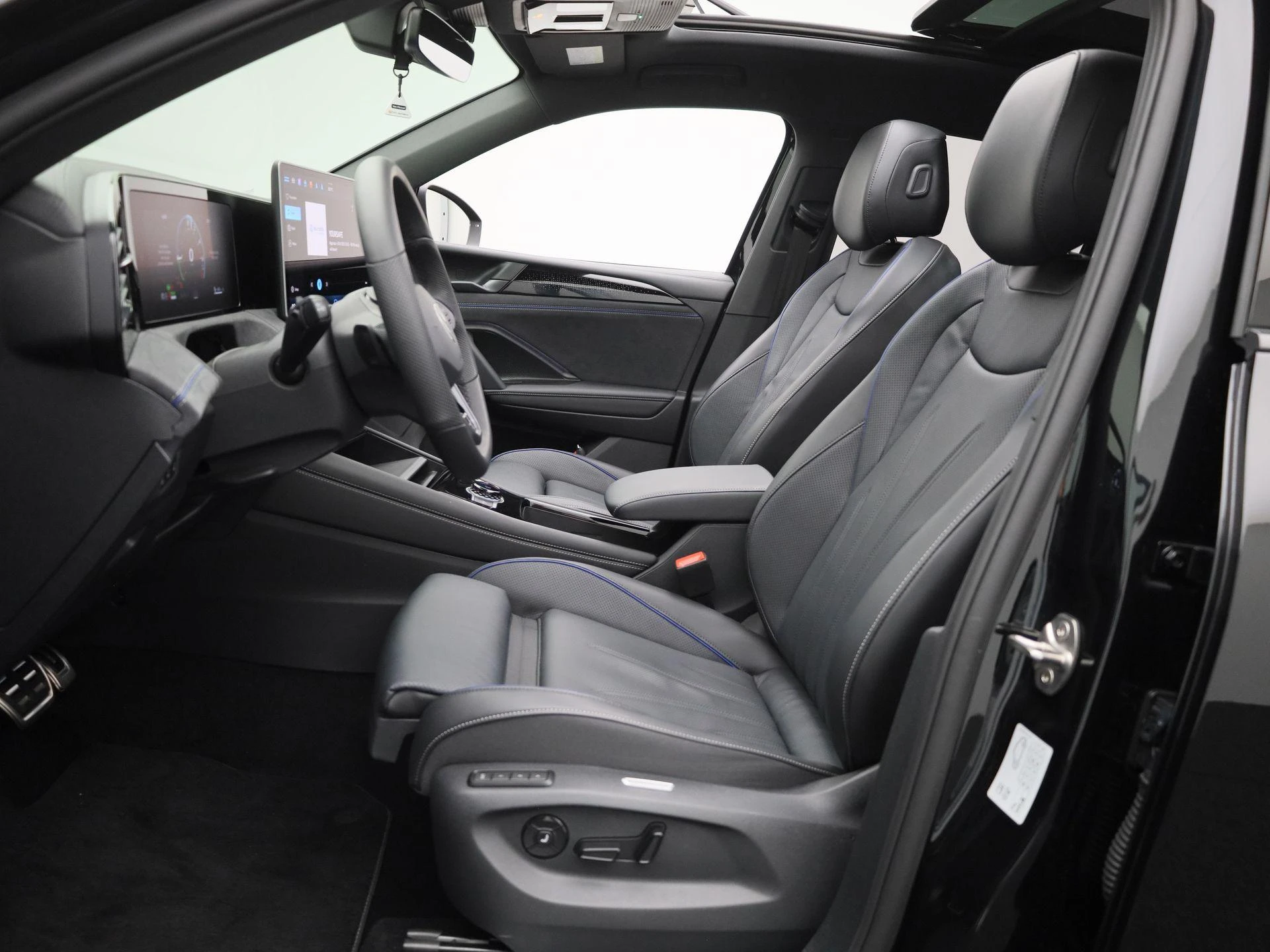 Volkswagen-Tiguan-image-9