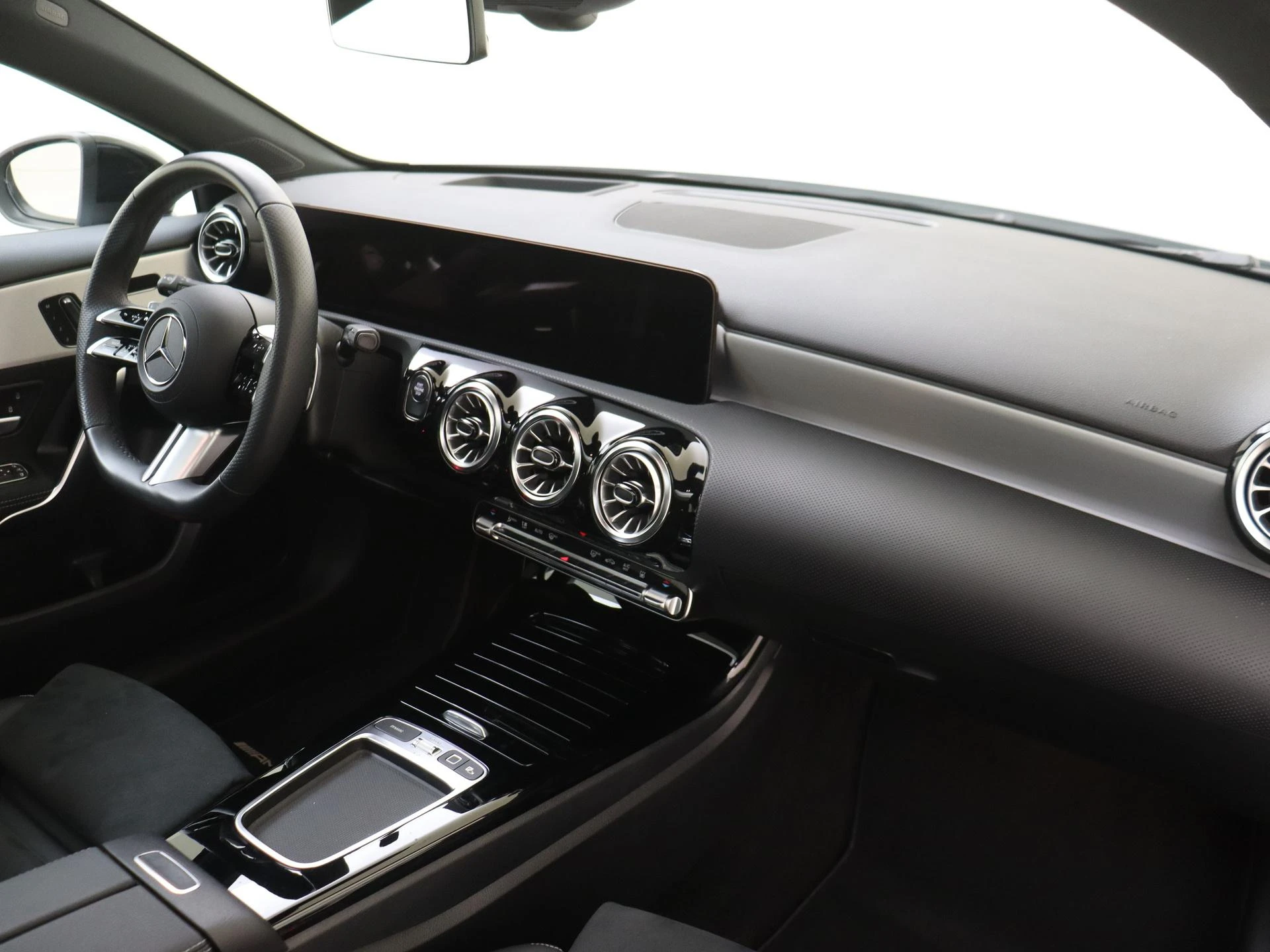 Mercedes-Benz A-Klasse 250 e Business Solution AMG