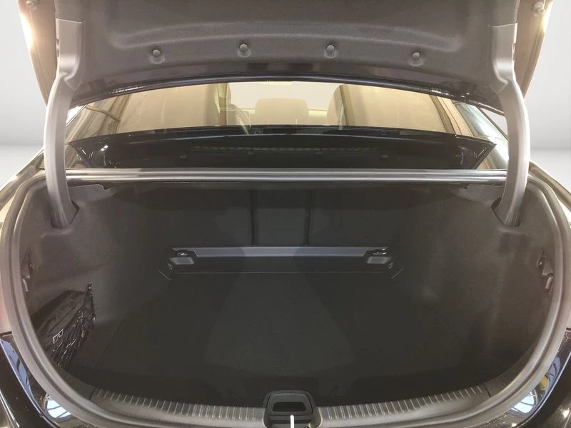 Mercedes-Benz C-Klasse 180 AVANTGARDE MEMORY AHK SOUND WINTER-PAKET AVANTGARDE