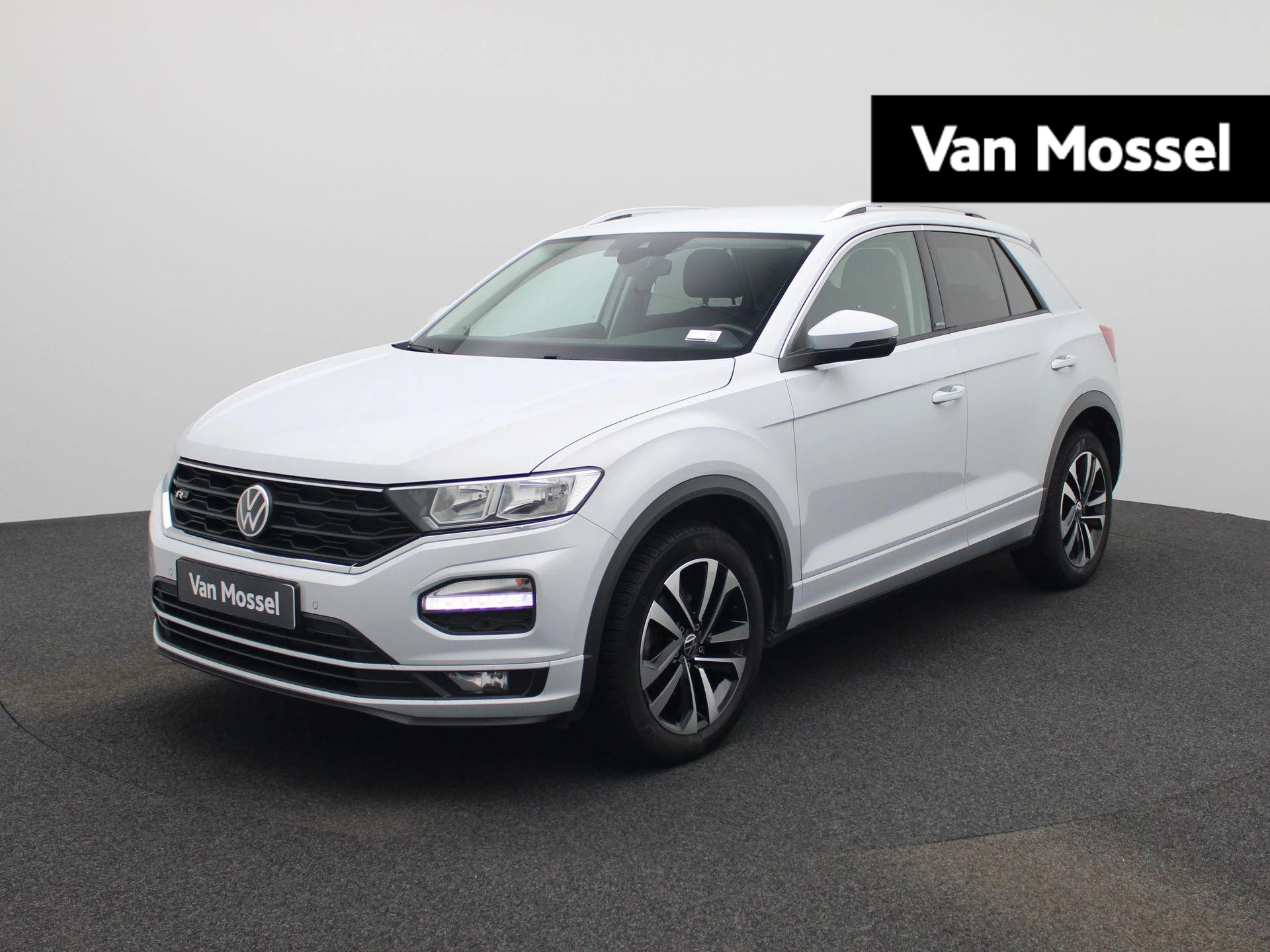 Volkswagen-T-Roc-image-0
