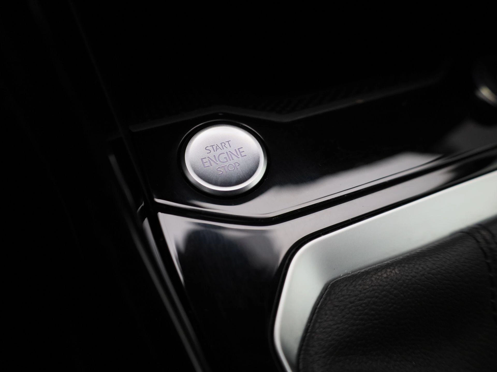Volkswagen-T-Roc-image-29