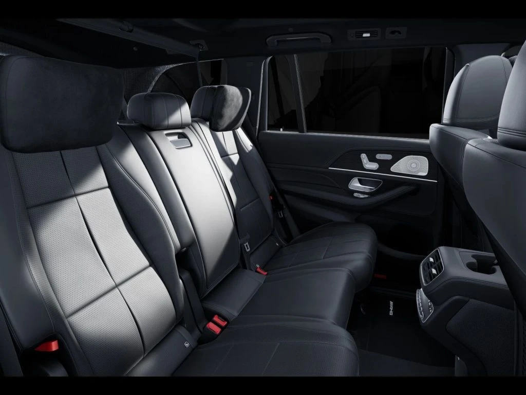 Mercedes-Benz-GLS 450 d-image-10