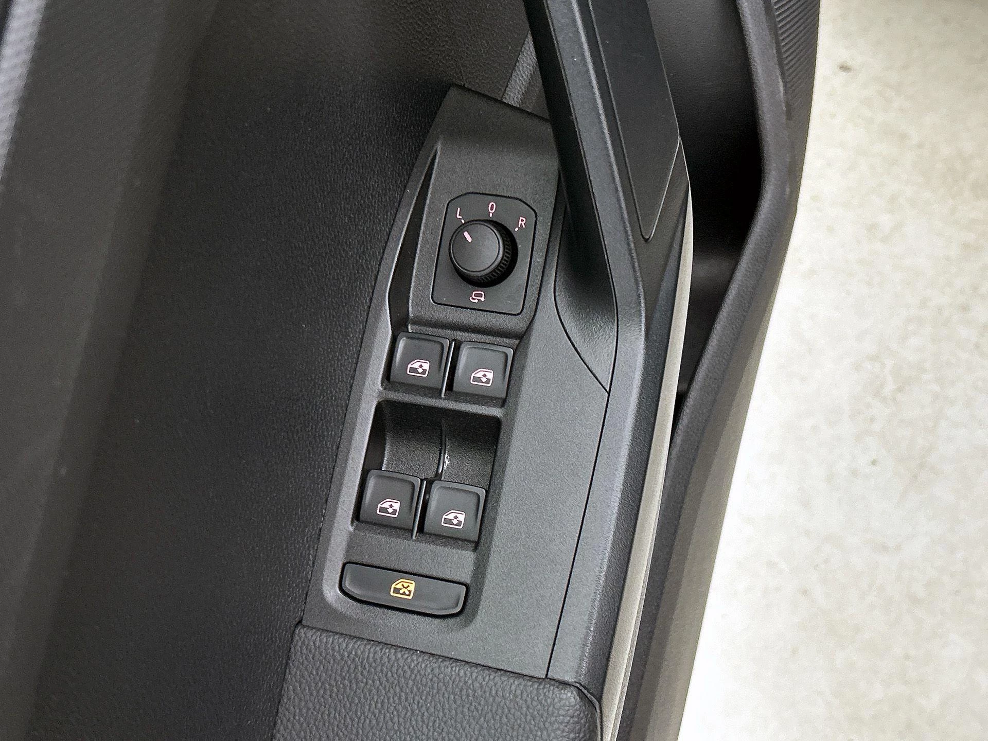 SEAT-Arona-image-27