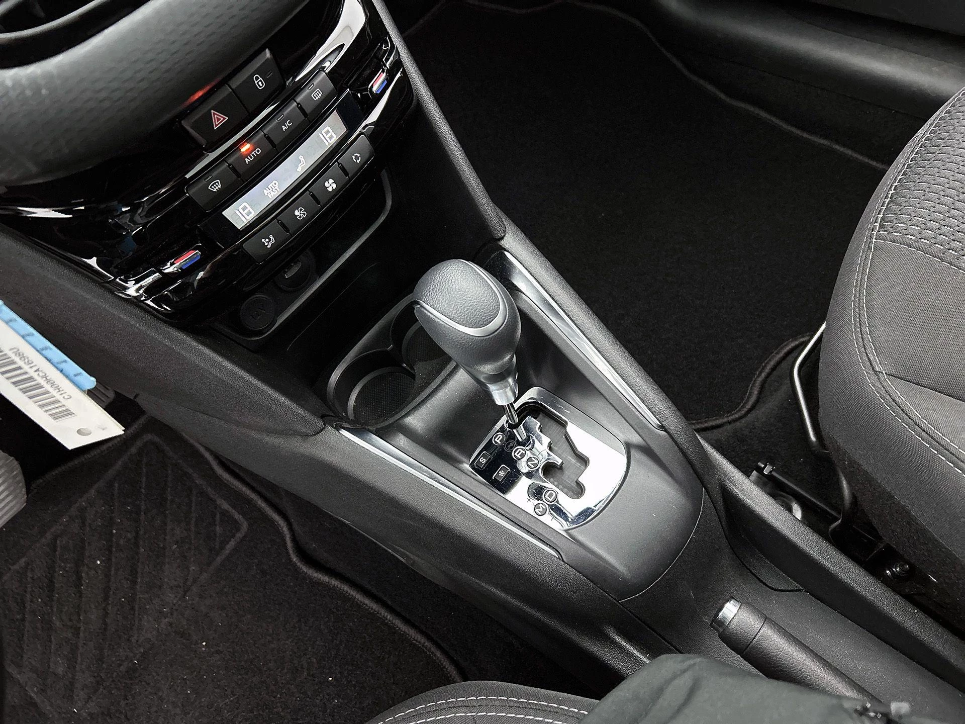 Peugeot-208-image-12