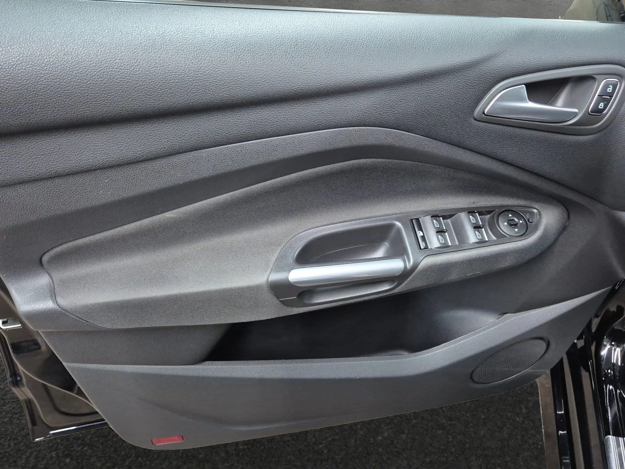 Ford-C-MAX-image-15