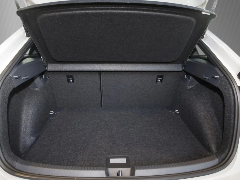 Volkswagen Taigo 1.5 TSI DSG R-Line Black Style AHK, RFK, Clima