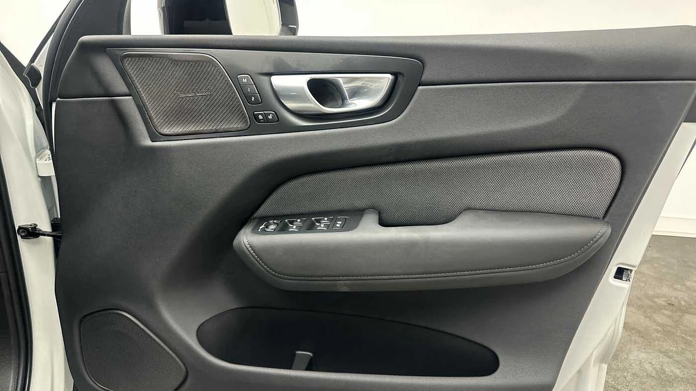 Volvo-XC60-image-16
