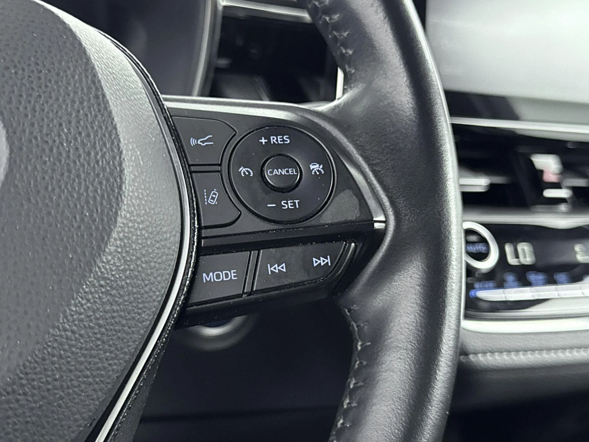 Toyota-Corolla Touring Sports-image-5