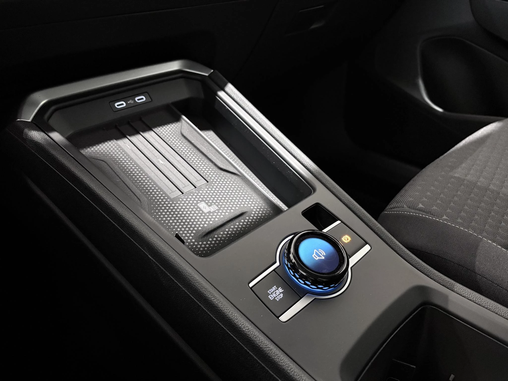 Volkswagen-T-Roc-image-27