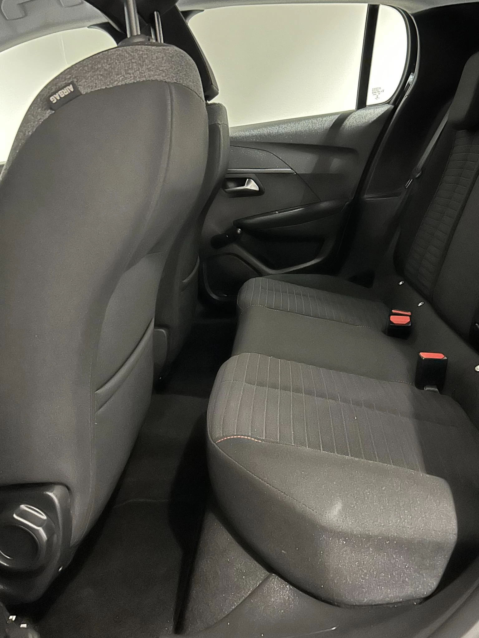 Peugeot-208-image-15