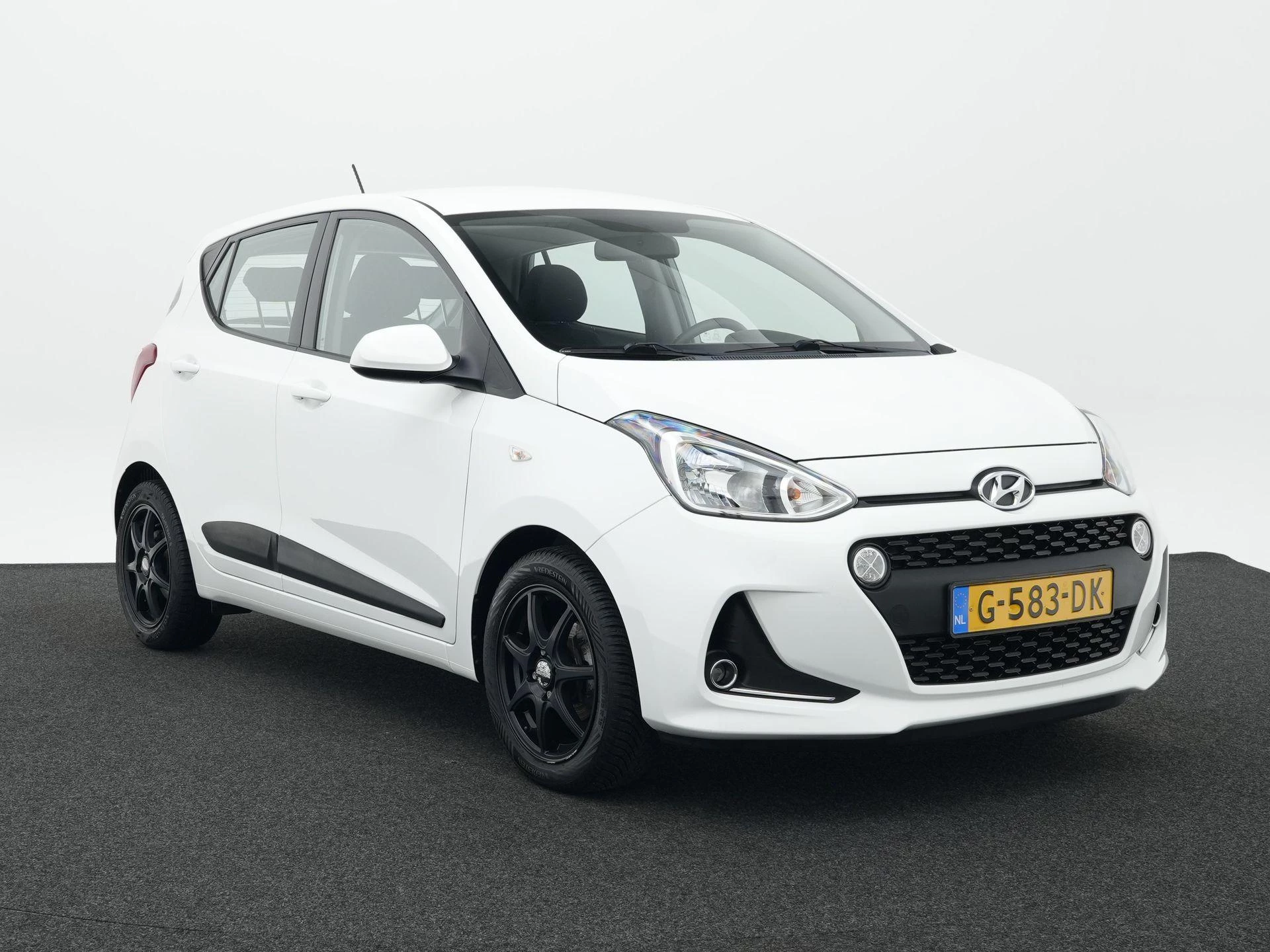 Hyundai-i10-image-13
