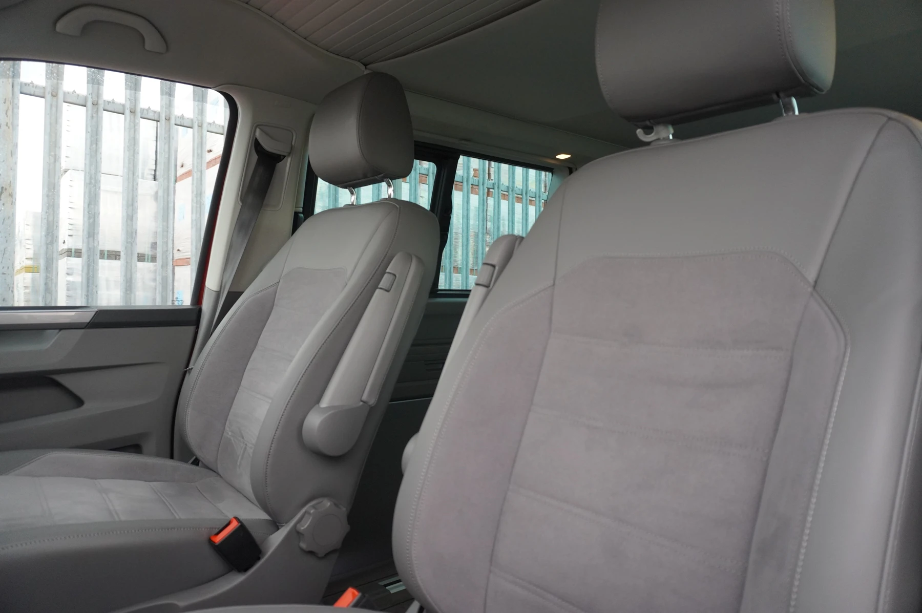Volkswagen-California-image-28