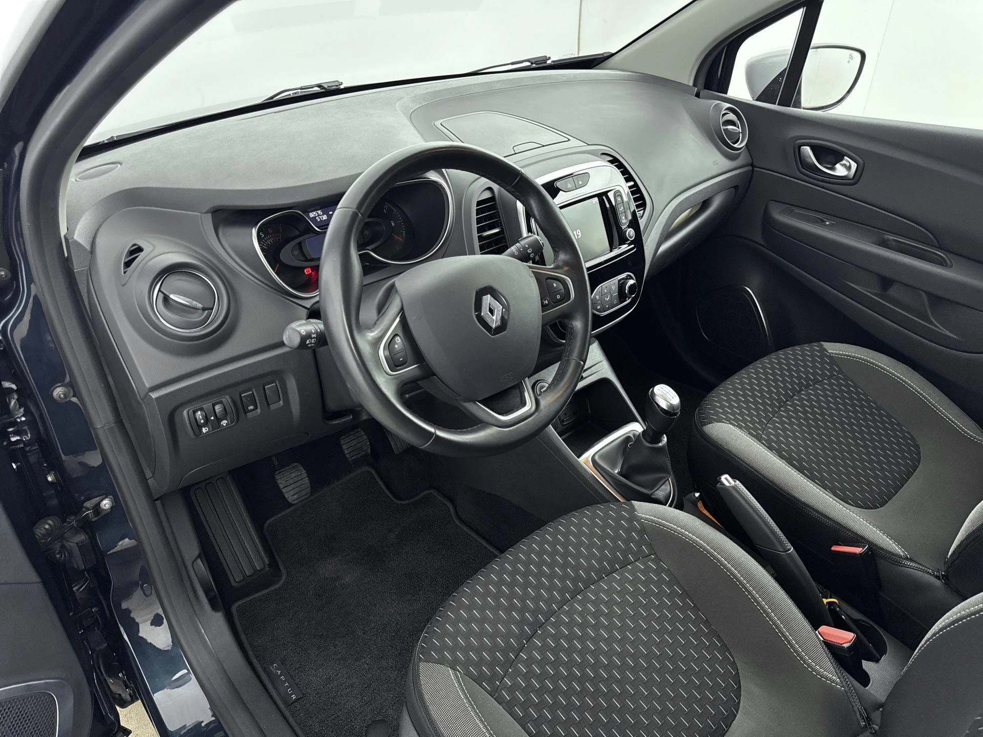 Renault-Captur-image-16