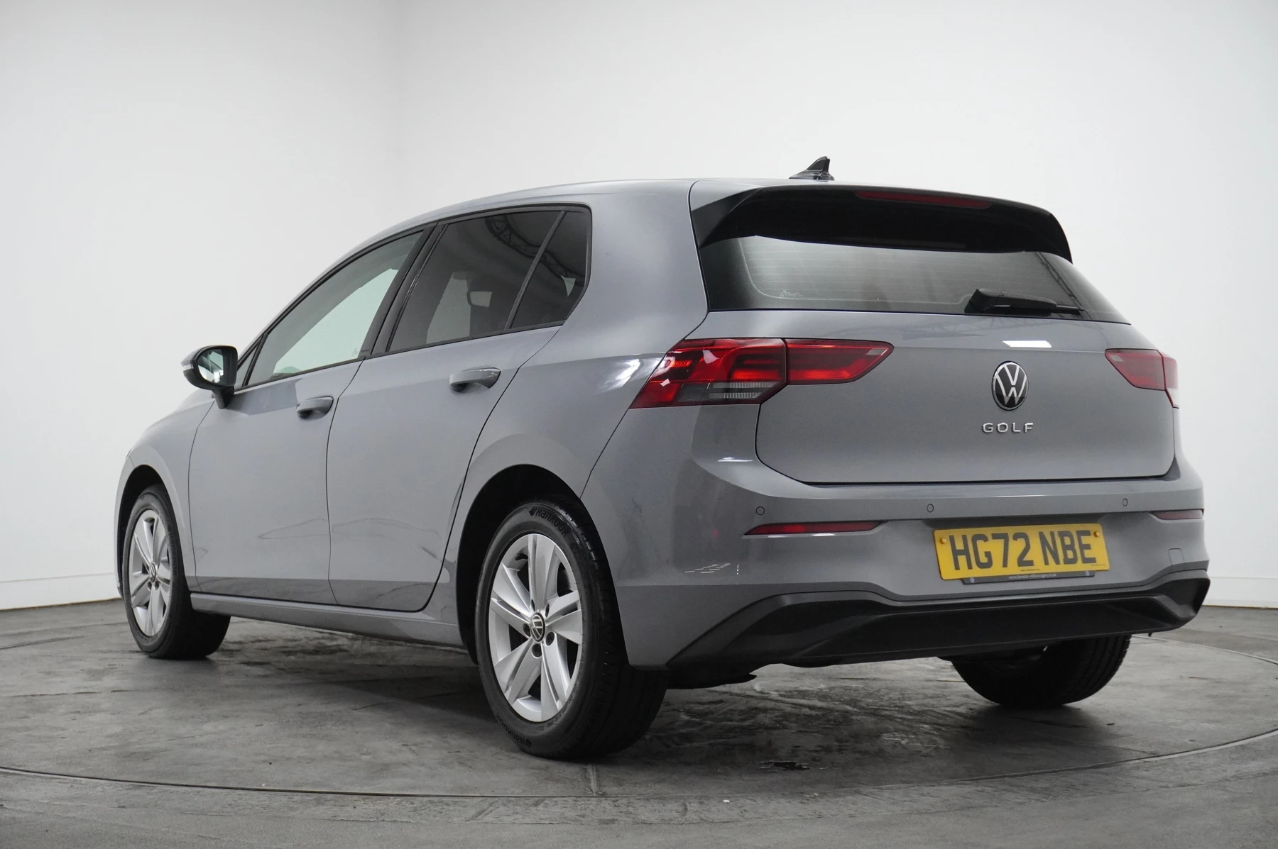 Volkswagen-Golf-image-2