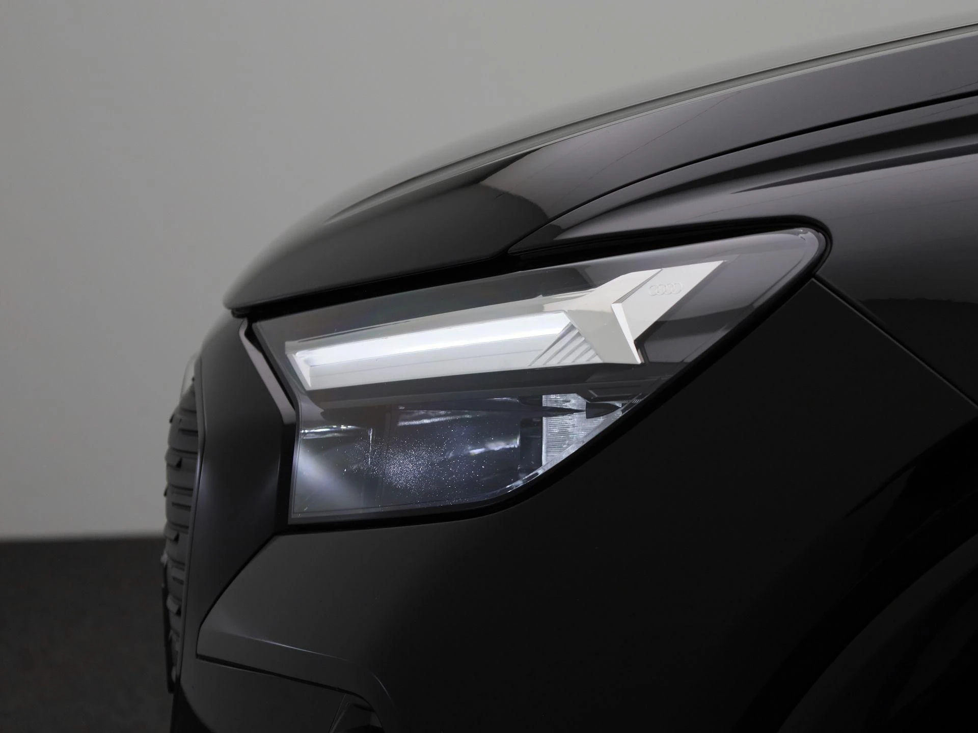 Audi-Q4 e-tron-image-15