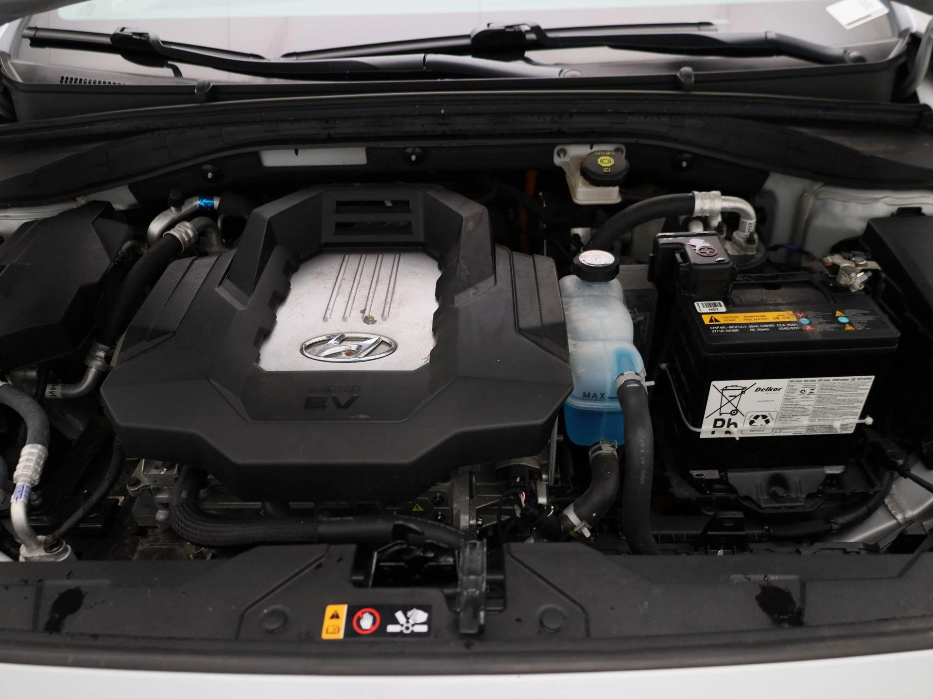 Hyundai-IONIQ-image-32
