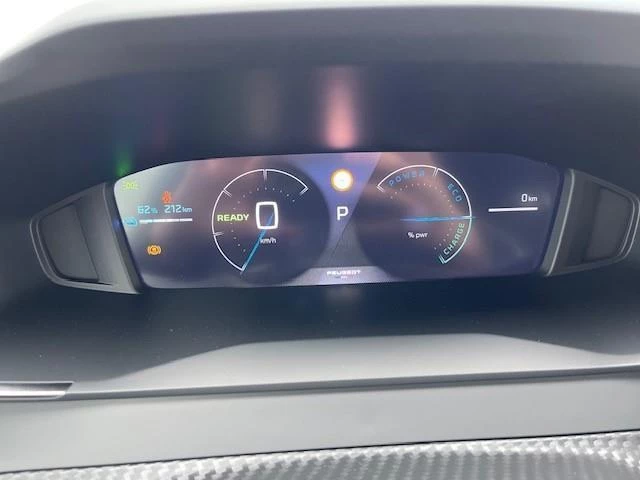 Peugeot-e-2008-image-19