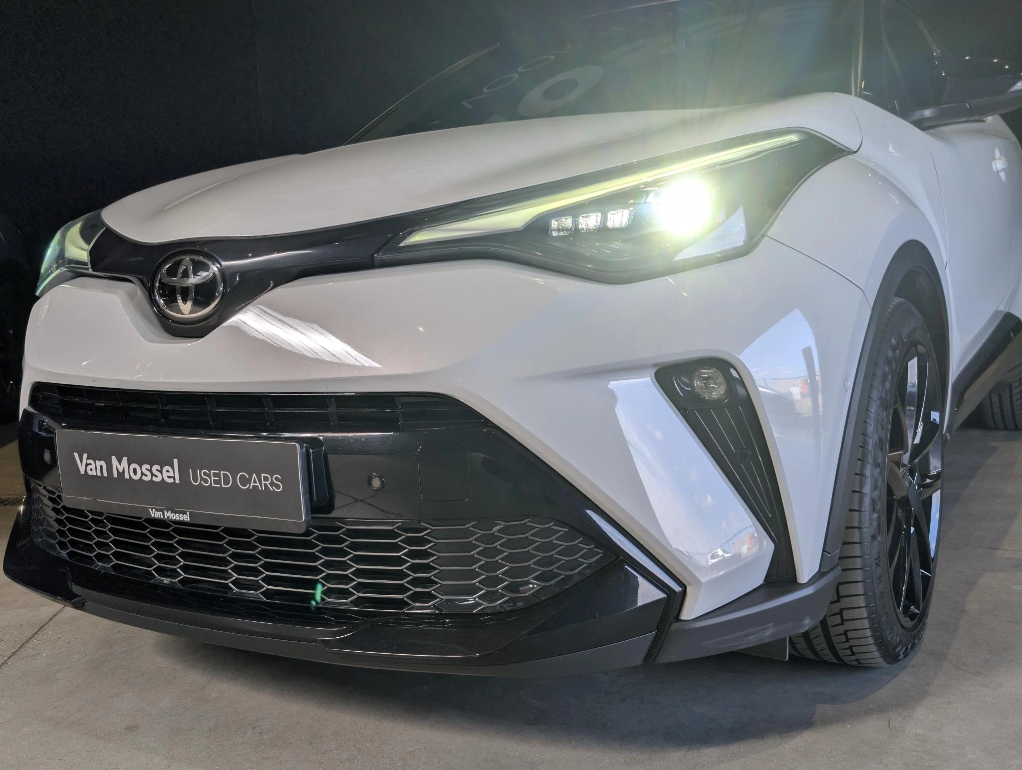 Toyota-C-HR-image-1