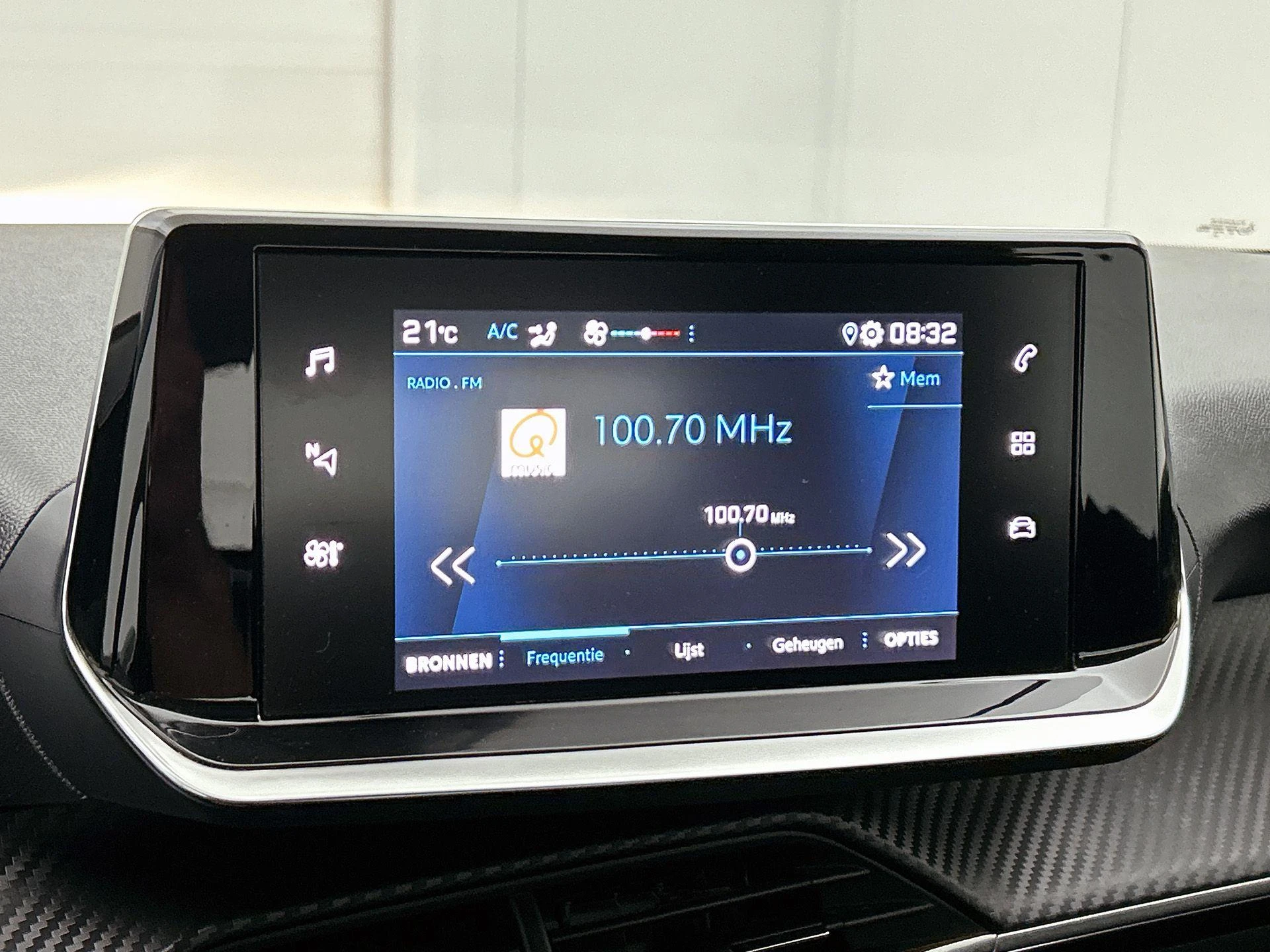 Peugeot-208-image-6