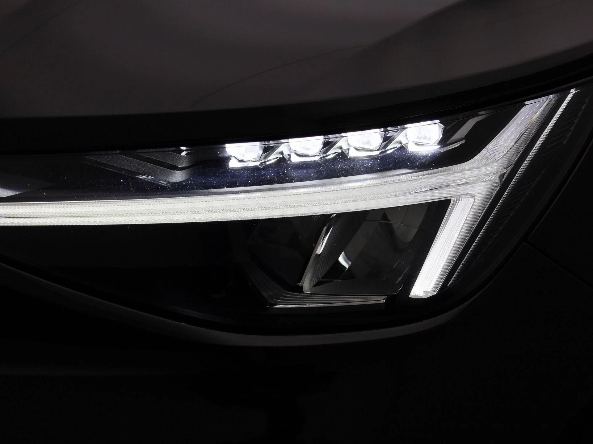 Volvo-XC40-image-16