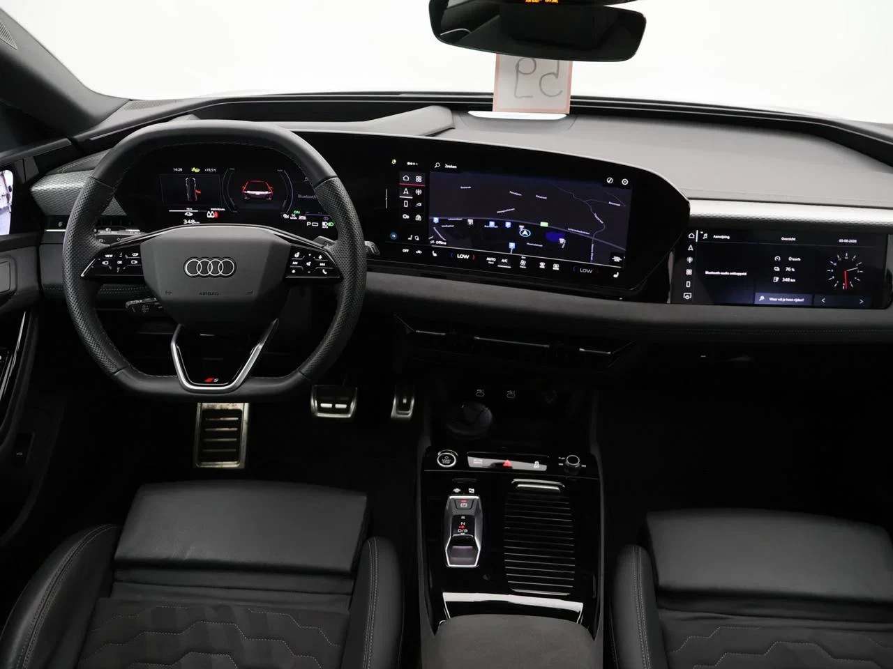 Audi-A6 Avant e-tron-image-24