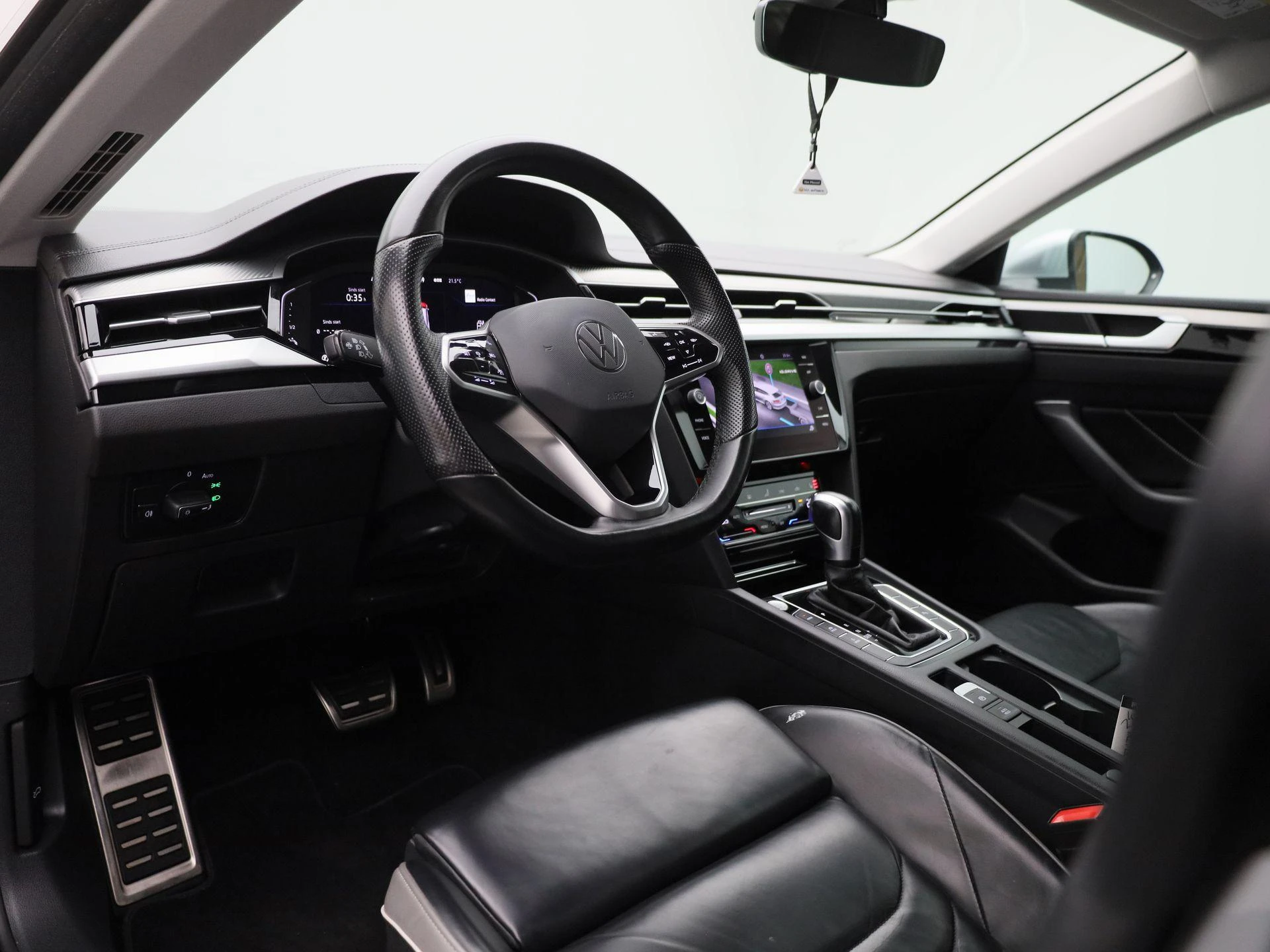 Volkswagen-Arteon-image-33