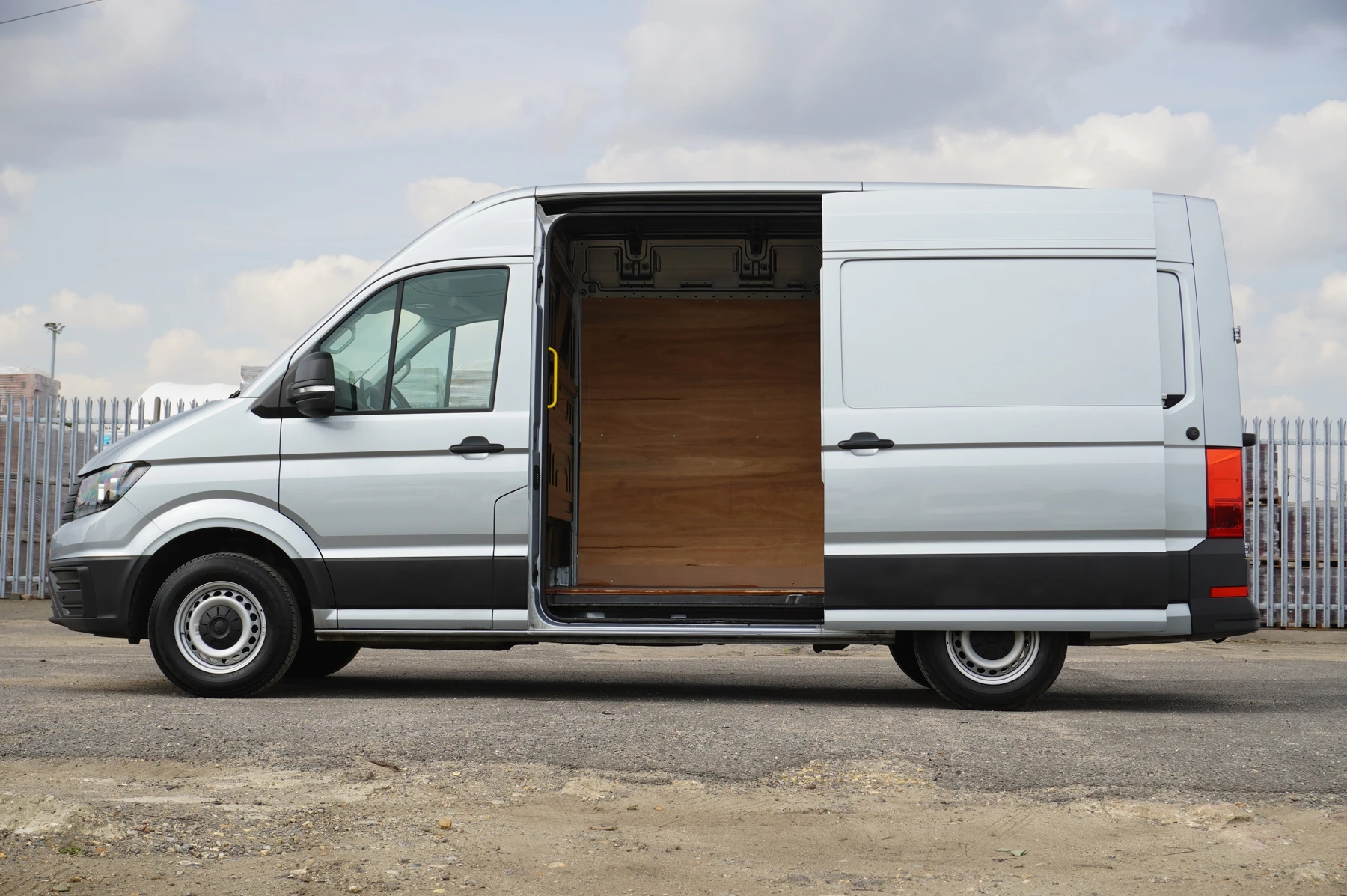 Volkswagen-Crafter-image-26
