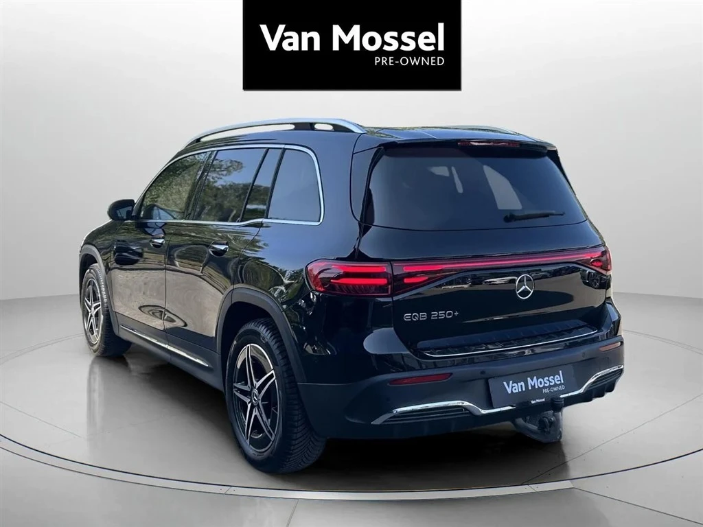 Mercedes-Benz-EQB-image-7