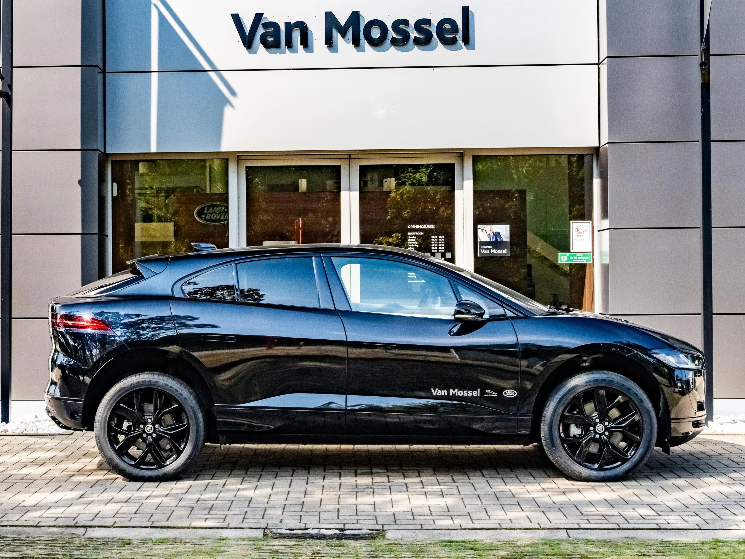 Jaguar-I-PACE-image-6